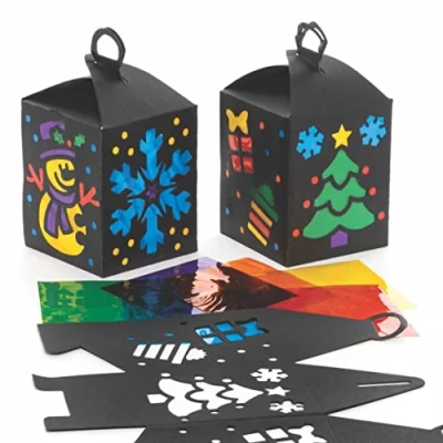 Afbeelding van Baker Ross FC143 Lantaarn met een Kerst thema knutsel sets voor kinderen 4 stuks, knutselwerk kinderen, gebrandschilderd glassets activiteiten kinderen,assorted
