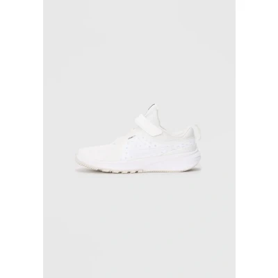 Afbeelding van Nike Performance STAR Runner 5 Unisex Hardloopschoenen voor op de weg kinderen, Maat: 32, Summit white/white/black Schoenen