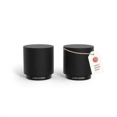 Afbeelding van LARS NYSØM &#039;Svæve&#039; Set Roestvrijstalen Peper en Zoutstel Modern Minimalistisch Ontwerp Eenvoudig Navullen Onyx Black