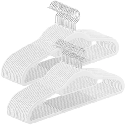 Afbeelding van SONGMICS kleerhangers, 30 stuks, robuuste kunststof hangers, antislip, ruimtebesparende 0,5 cm slank, 42 breed, 360 draaibare zilveren haak, wit CRP020W03