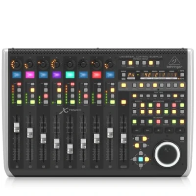 Afbeelding van Behringer X TOUCH Control surface met 9 aanraakgevoelige motorfaders, universeel, LCD scribble strips en ethernet/USB/MIDI interface