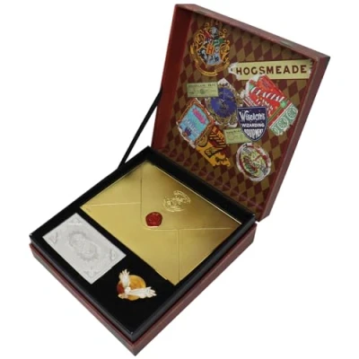 Afbeelding van FaNaTtik Harry Potter Collector Gift Box Potter&#039;s Journey to Hogwarts / Zweinstein Collection Pins &amp; Brooches