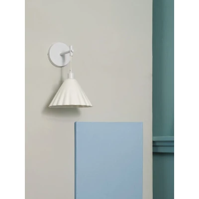 Afbeelding van LEDVANCE white Decor Pulp wall luminaire made of metal and paper mache, E14, 218 mm long, lampshade recycled material, sustainable thanks to replaceable light source, simple installation