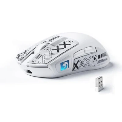 Afbeelding van MAMBASNAKE M4 Ultra Light Draadloze Gamingmuis, 53g, PAW3311 Sensor, 24000 DPI, Tri Mode Bluetooth/2.4G/Bedraad, RGB verlichting, 400mAh Batterij, 20M Clicks (Witte&amp;Stickers)