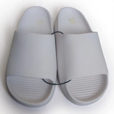 Afbeelding van Unisex slippers effen wit 40 (advies bestel 1 maat groter)
