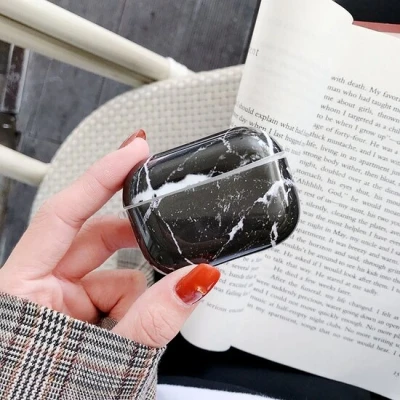 Afbeelding van AirPods Pro / 2 hoesje Marble series hard case zwart Schokbestendig