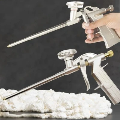 Afbeelding van DoradoCINY Polyurethaan Schuimpistool, Metaal Pu Schuimpistool Kitpistool Maakt Het Mogelijk Om Expanderend Schuim Aan Te Brengen In Kleine Openingen Voor Breeuwen Vullen Afdichting (2 delig Goud)