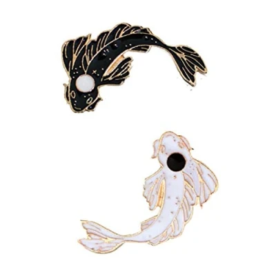 Afbeelding van set van 2 leuke vis emaille revers pin cartoon koi broche badge voor kleding tassen rugzakken zwart wit kleur