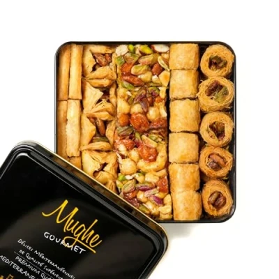 Afbeelding van Mughe Gourmet Luxe Baklava Gebaksdoos Verse Turkse Pistache Baklawa Zoetigheden 750g 52 st, Dubbellaags Perfect voor Kerstmis, Verjaardag Uniek Feestcadeau Dessertmand Mannen en Vrouwen