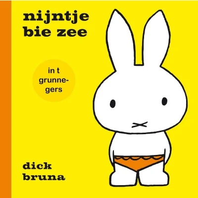 Afbeelding van nijntje bie zee in t Grunnegers (Hardback)