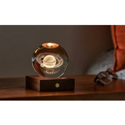 Afbeelding van Gingko Amber Crystal Lichtobject 3D laser Saturnus Walnoot