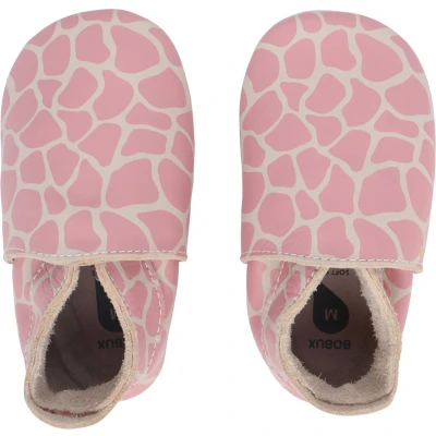 Afbeelding van Bobux Babyslofjes Soft Soles Milk Giraffe Print Medium
