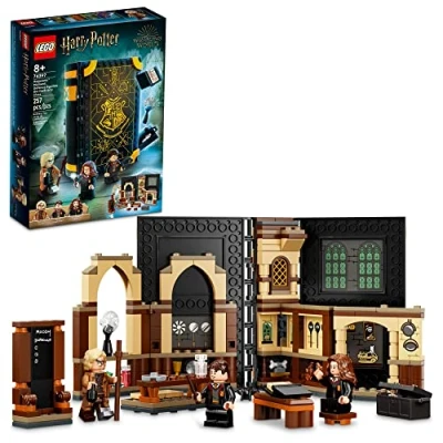 Afbeelding van LEGO Harry Potter Zweinstein Moment: Defence Class 76397 Building Kit; Collectible Classroom Playset voor leeftijden 8+ (257 stuks)
