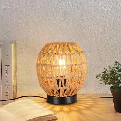 Afbeelding van Vintage bureaulamp, rotan bedlampje met ijzeren voet, boho, handgevlochten lampenkap, E27, rustieke lampen voor woonkamer, eetkamer, bruiloft, tuin, binnen, balkon