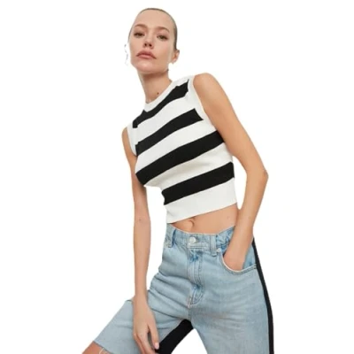 Afbeelding van Trendyol Ecru Cropped Gestreepte Gebreide Blouse Twoss22Bz1173