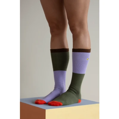 Afbeelding van Sticky Lemon Knee high socks colourblocking leaf green + mauve lilac
