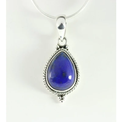 Afbeelding van Bewerkte zilveren hanger met lapis lazuli aan ketting