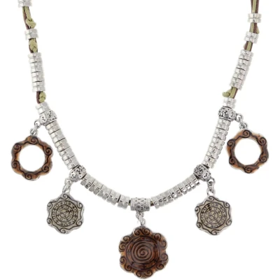 Afbeelding van Behave Bruine en groene ketting met bloem hangers