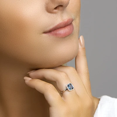 Afbeelding van Trendjuwelier huiscollectie Ring London Blue Topaas en Diamant 0.10ct