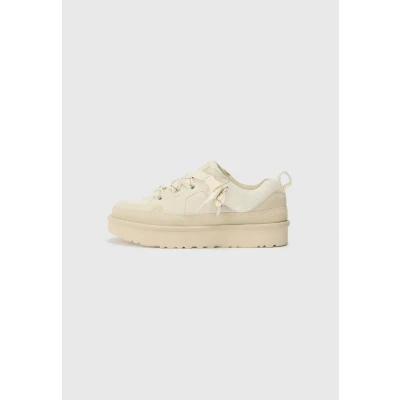 Afbeelding van UGG dames Lo Lowmel sneaker van suède met mesh details in de kleur Beige, maat: 36