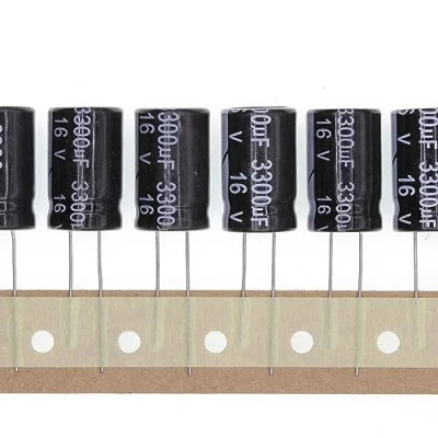Afbeelding van 20 stuks 16 V 3300UF elektrolytische condensator van aluminium, plug in, 13 x 21 mm, mm