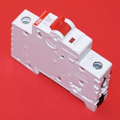 Afbeelding van ABB LASTSCHEIDER SD AAN UIT SCHAKELAAR MET RODE TUIMEL 1 POLIG 63A 253VAC AC 23A 25 KA 60VDC DC 21A MODULE BREED 17 5MM