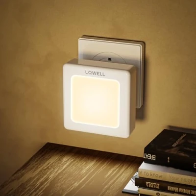 Afbeelding van LQWELL® Nachtlampfitting Opvouwbaar met Schemersensor, Nachtlamp Verstelbare Helderheid, Automatische Fittingverlichting, Oriëntatielicht Warm Wit voor Kinderkamer Gang Trappen (Wit, 1 Stuk)