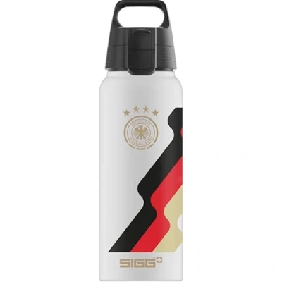 Afbeelding van SIGG Aluminium drinkfles WMB Pathfinder DFB Team Klimaatneutraal gecertificeerd Geschikt voor koolzuurhoudende dranken Lekvrij Vederlicht BPA vrij Wit met opdruk 1L