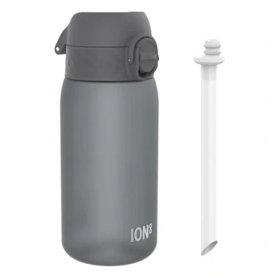 Afbeelding van Ion8 Kinder Waterfles Met Rietje, 350 ml/12 oz, Lekvrij, Makkelijk te Openen, Veilige Sluiting, Vaatwasserbestendig, BPA vrij, Draaghendel, Hygiënische Klapdeksel, Schoon Maken, Grijs