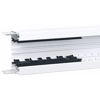 Afbeelding van Hager tehalit br wandgoot c profiel kunststof met koppelstuk bxdxl 130x68x2000mm wit ral9016 brn6513019016