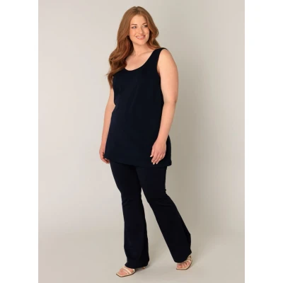 Afbeelding van BASE LEVEL CURVY Amina Top Dark Blue maat 0(46)