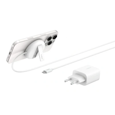 Afbeelding van Belkin Magnetisch Draadloos 15W laadstation met uitklapbare standaard + voedingsadapter, Draadloze Oplader iPhone, MagSafe compatible Qi2 lader voor iPhone 16, Samsung Galaxy S25, AirPods e.a. Wit