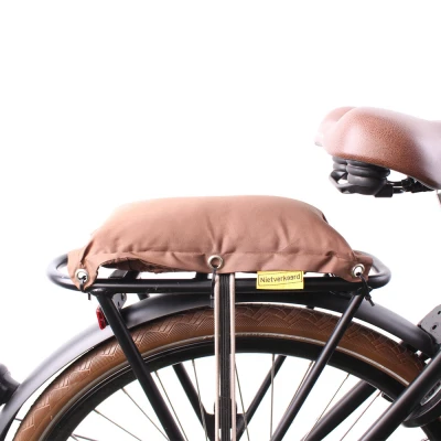 Afbeelding van Niet Verkeerd Fat zitkussen achterdrager BikeTotaal.nl Bruin