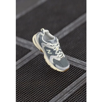 Afbeelding van new balance Sneakers laag &#039;530&#039; lichtblauw / grijs lichtgrijs