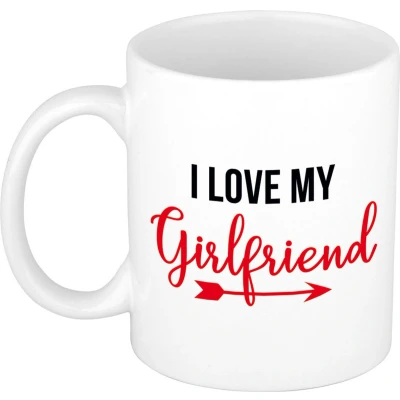Afbeelding van I love my girlfriend cadeau koffiemok / theebeker wit met pijl 300 ml feest mokken