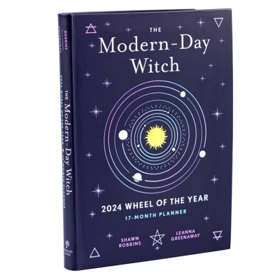 Afbeelding van Modern Day Witch 2024 Wheel of the Year 17 Month Planner
