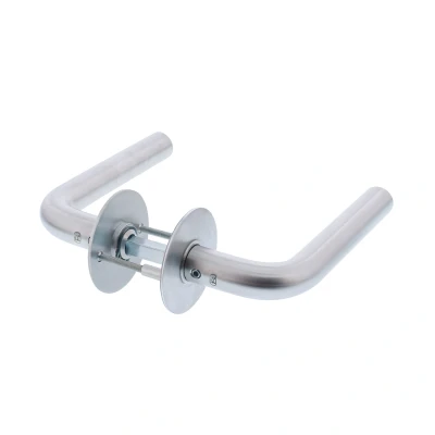 Afbeelding van P+E Deurkruk L model op ronde rozet 8mm stift rvs geborsteld