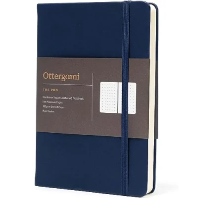 Afbeelding van Ottergami Notitieboek met stippen A5 Hardback Het Pro Bullet Dot Dagboek 144 Pagina&#039;s, Dik 150gsm Papier Luxe Vegan Lederen Dagboeken voor Vrouwen &amp; Mannen Werk Universiteit Essentieel (Blauw)