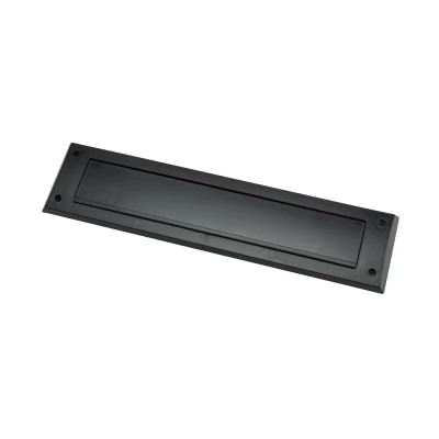 Afbeelding van Brievenbusklep met borstel zwart 8 x 34,2 1,5cm Per stuk