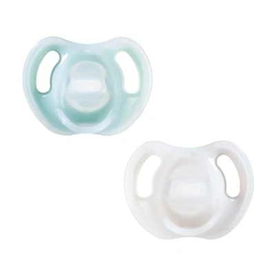 Afbeelding van Tommee Tippee Ultra Light Silicone Soother, 0 6m, 2 Pack, Symmetrical Orthodontic Design, BPA Free, One Piece Design