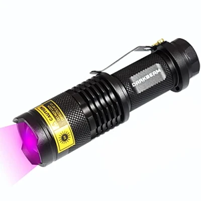 Afbeelding van DARKBEAM UV Zaklamp 395nm Woods Lamp, Mini LED Ultraviolet Zwart Licht Zaklampen Zoombaar Blacklight Detector voor Huisdier Urine, Vlekken, Amberkleurig, Genezen Epoxy Resin, met AA batterij, 400nm