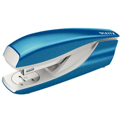 Afbeelding van Leitz NeXXt WOW 5502 nietmachine, blauw metallic, op blister nietmachine