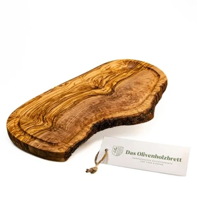 Afbeelding van DAS OLIVENHOLZBRETT® olijfhouten snijplank met sapgoot, serveerplank van olijfhout, steakplank, plank natuurlijke snede, ca. 40 44 cm lang, 20 21 breed, 2 dik
