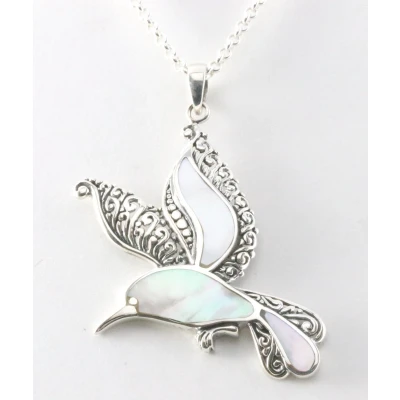 Afbeelding van Zilveren kolibrie hanger met parelmoer aan ketting