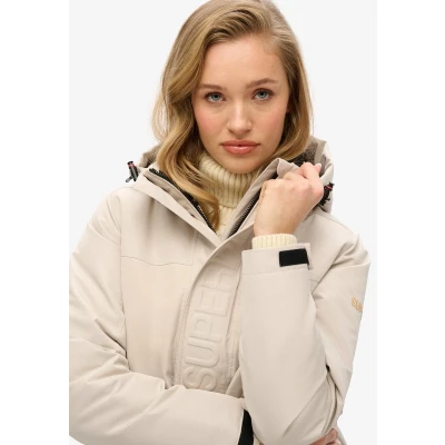 Afbeelding van Superdry Vrouwen Ultimate Windbreaker jas met Capuchon Crème Grootte: 38