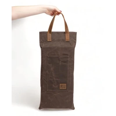 Afbeelding van LIVLIG tuin kniekussen gemaakt van gewaxt canvas en lederen handvat. Kniebeschermers geschikt voor tuin. Workshop ook als zitkussen. Kleur: Bruin