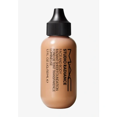 Afbeelding van M·A·C Studio Radiance Face and Body Radiant Sheer Foundation N3 50 ml