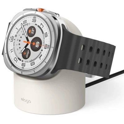 Afbeelding van elago GWT2 Oplader Standaard Compatibel met Samsung Galaxy Watch 7/7 Ultra, 6/6 Classic, 5/5 Pro [40/43/44/45/47mm], Nachtstand Modus, Kabel Management [Oplaadkabel Niet Inbegrepen] (Stone)
