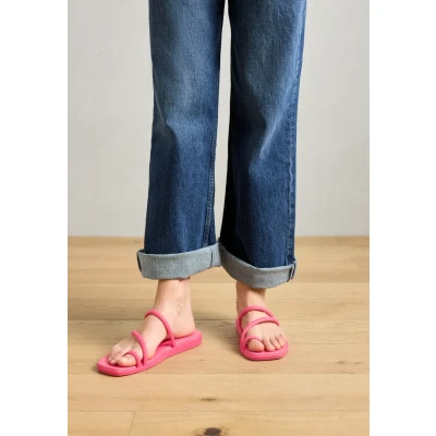 Afbeelding van Crocs Miami Teensandalen, Dames, Maat: 36/37, Dragon fruit Schoenen