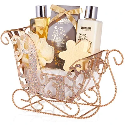Afbeelding van BRUBAKER Cosmetics 6 Stuks Verzorgingsset Winter Wonder Beauty Gift Set Vanille Scent Cadeautip Vrouw Cadeau Idee met Glitter Sleigh Gold
